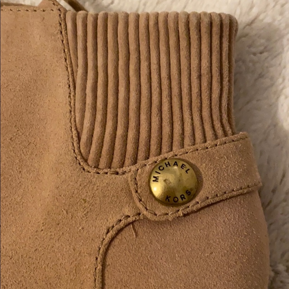 Shoes - Picture 2 of 3